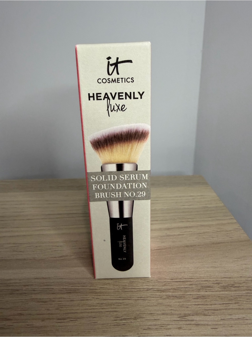 IT Cosmetics Heavenly Luxe Solid Serum Foundation Brush No.29 - Black